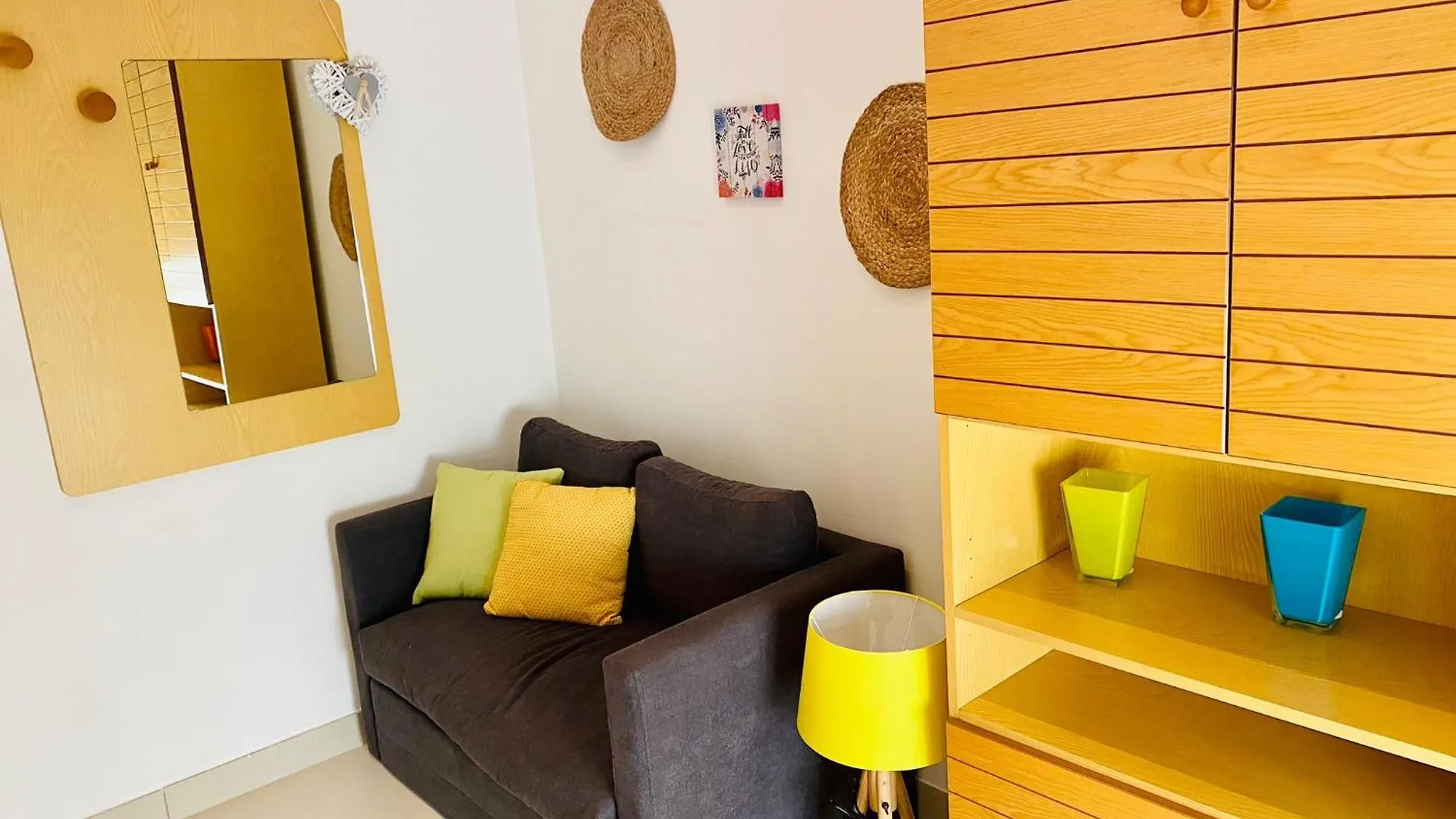 Spinola Shoreline Homestay St Julians Saint Julian's Apartment